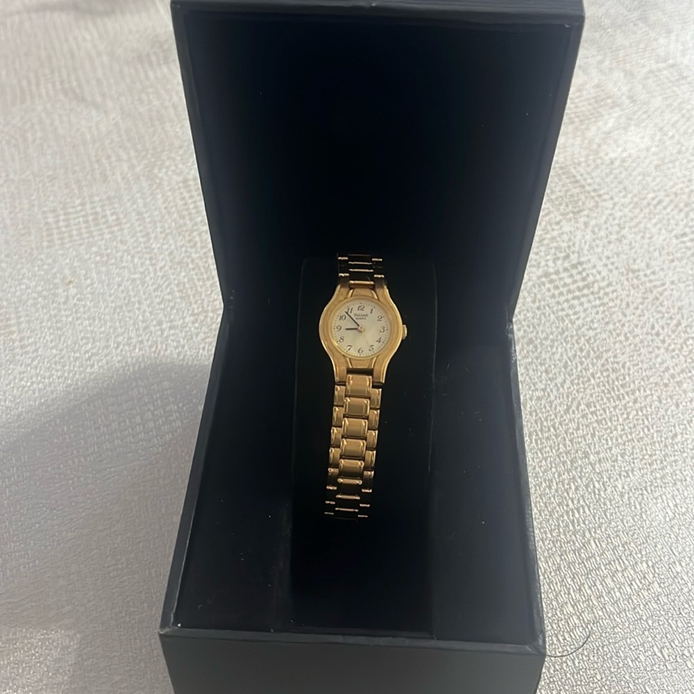 Pulsar quartz women’s watch